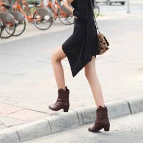 Frye Jackie Rivet Women Leather Boots Size 8 - Picture 10 of 10